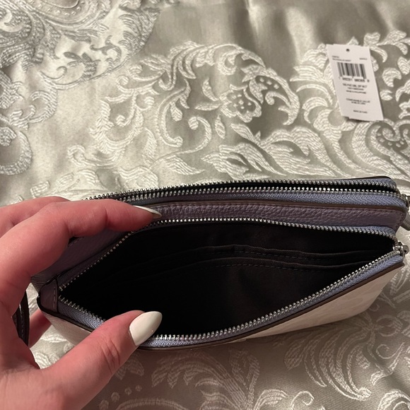 Coach Double Zip Wallet In Signature Canvas Light Purple and Cream - Picture 5 of 8